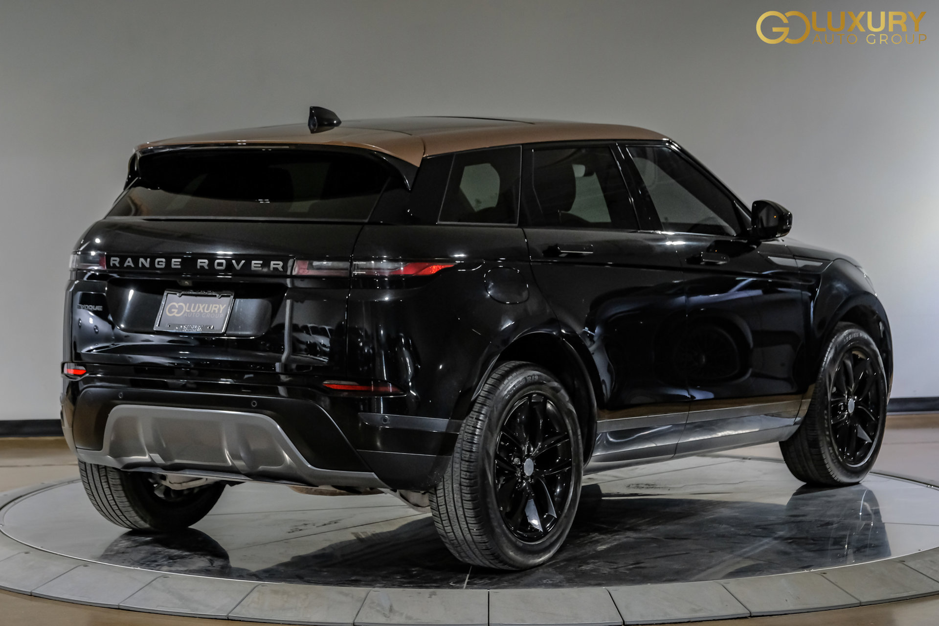 Used 2024 Land Rover Range Rover Evoque S AWD/4WD image 10