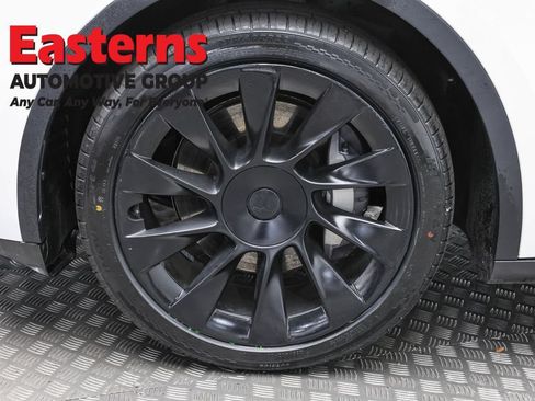 Used 2022 Tesla Model Y Long Range AWD/4WD image 25