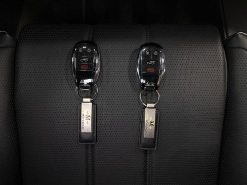 Used 2023 Bentley Bentayga Speed image 88