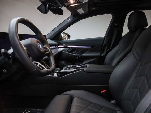 Used 2026 BMW i5 eDrive40 w/ M Sport Package image 19