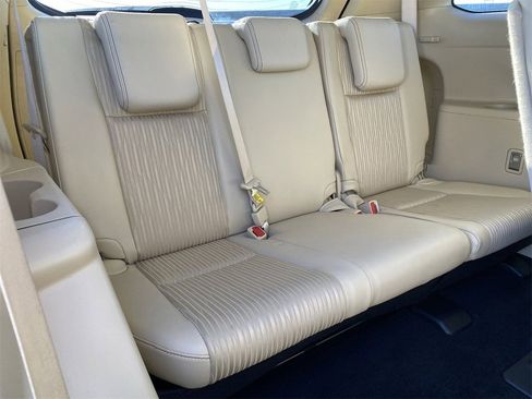 Used 2014 Toyota Highlander Plus image 12