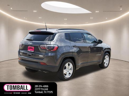 Used 2022 Jeep Compass Latitude w/ Sun and Sound Group FWD image 7