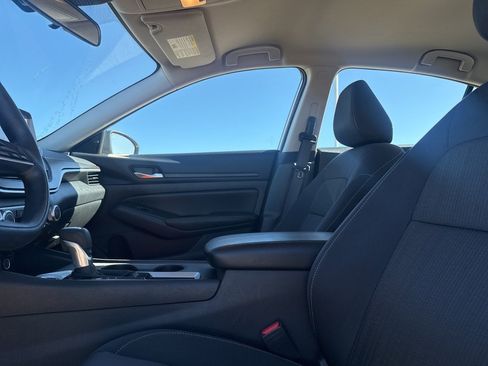 Certified 2025 Nissan Altima 2.5 SV image 40