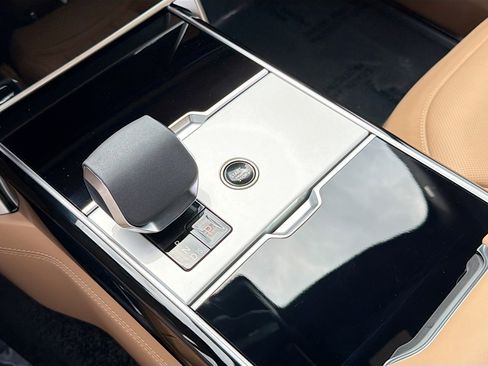New 2026 Land Rover Range Rover SE image 29