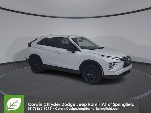 Used 2023 Mitsubishi Eclipse Cross LE AWD/4WD image 2