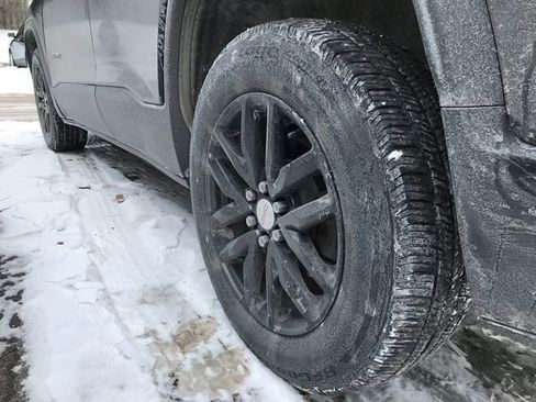 Used 2019 GMC Acadia SLT image 11