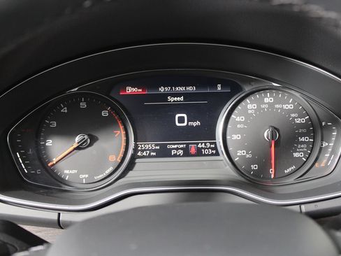 Used 2023 Audi Q5 2.0T Premium w/ Convenience Package AWD/4WD image 10