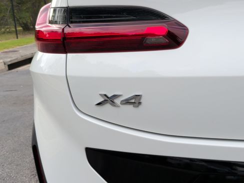 Used 2022 BMW X4 xDrive30i w/ M Sport Package 2 AWD/4WD image 12