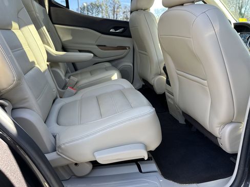 Used 2017 GMC Acadia Denali image 17