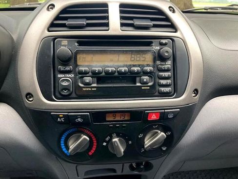 Used 2002 Toyota RAV4 2WD image 30