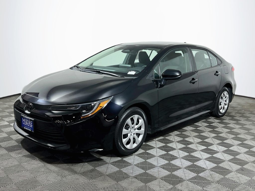 Certified 2024 Toyota Corolla LE FWD image 3