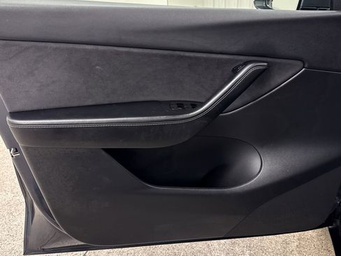 Used 2021 Tesla Model Y Long Range image 2