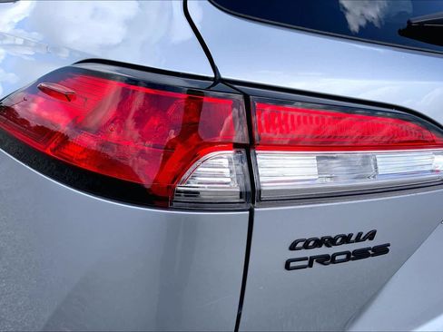 Used 2024 Toyota Corolla Cross AWD Hybrid image 28