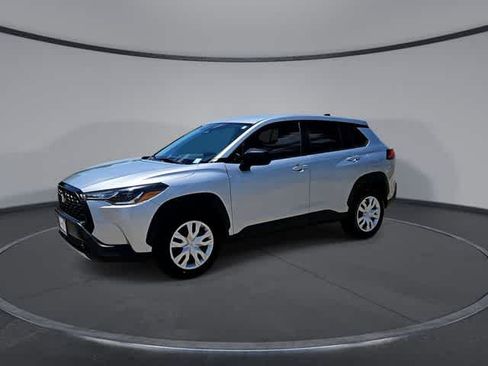 Certified 2023 Toyota Corolla Cross L AWD/4WD image 4