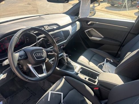 Used 2023 Audi Q3 2.0T Premium image 16