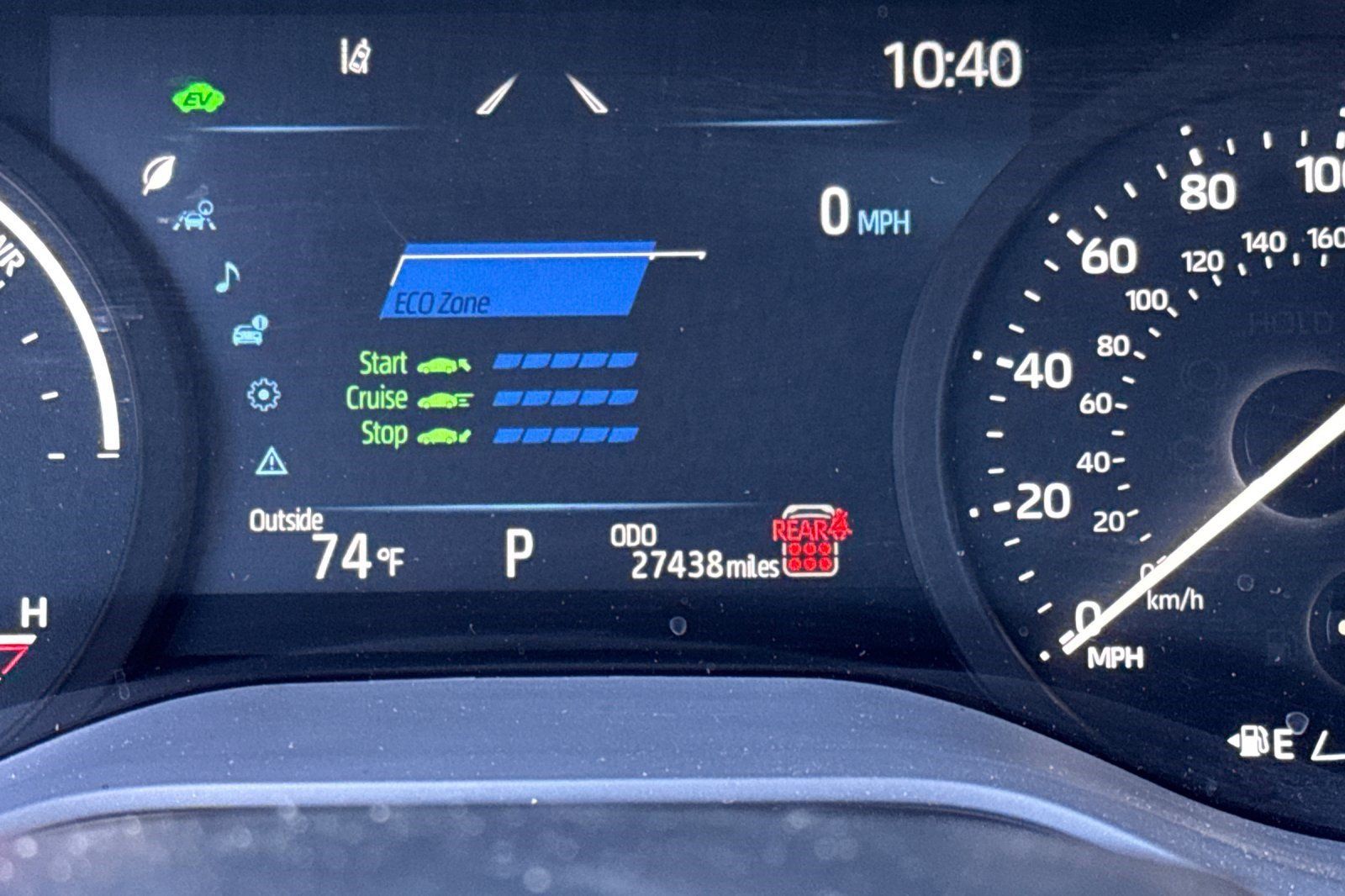 Used 2026 Toyota Sienna XLE FWD image 23