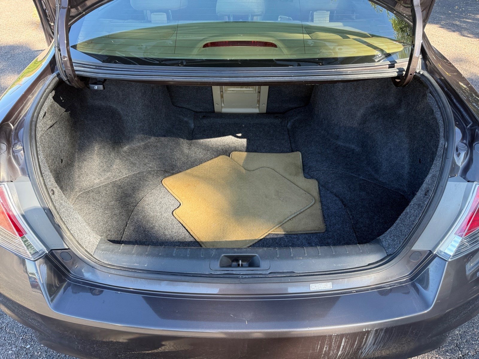Used 2012 Honda Accord LX image 32