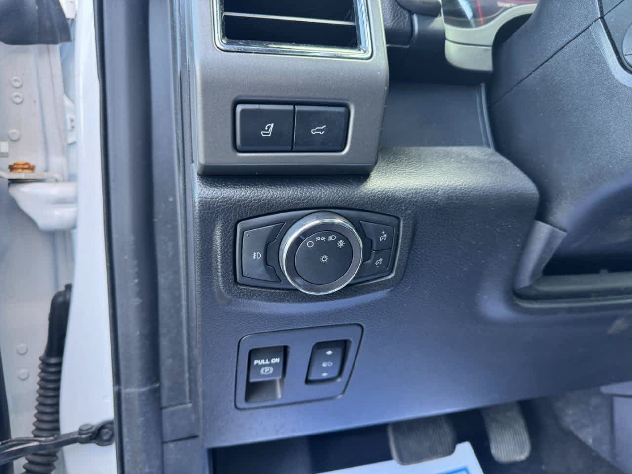 Used 2019 Ford Expedition Max XLT w/ Equipment Group 202A AWD/4WD image 29