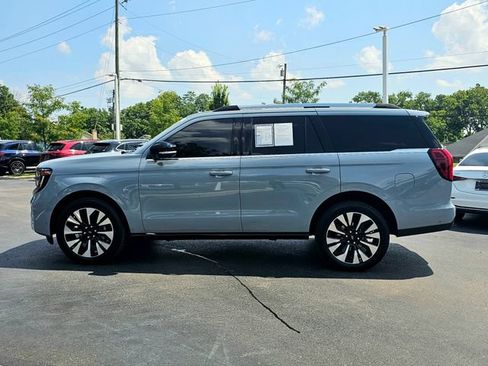 Used 2025 Ford Expedition Platinum w/ Driver's Package AWD/4WD image 15