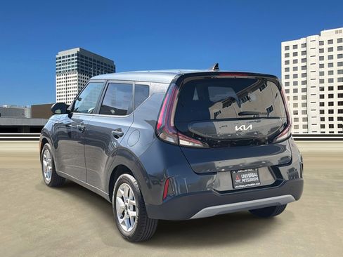 Used 2023 Kia Soul LX w/ Option Group 015 FWD image 3