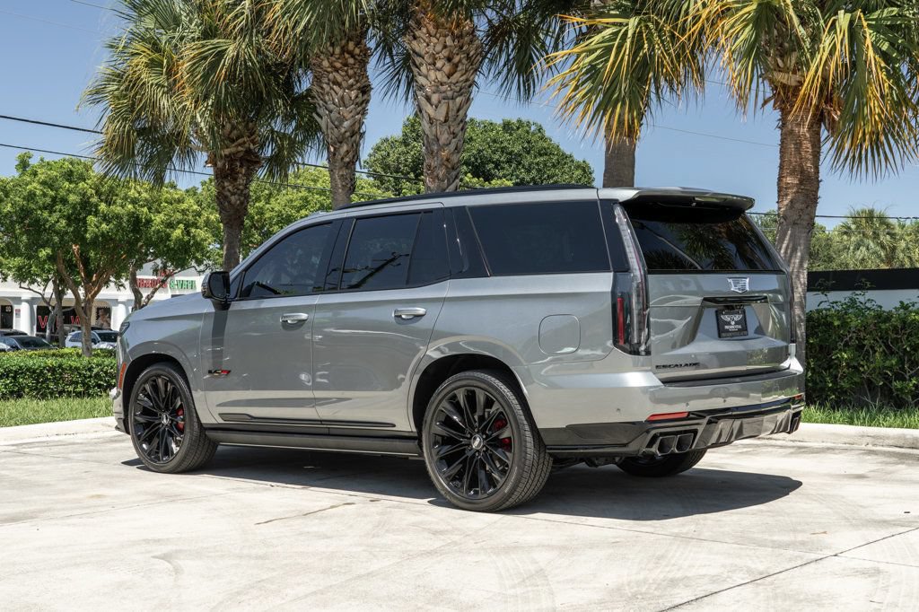 Used 2026 Cadillac Escalade V w/ LPO, ONYX Package AWD/4WD image 5