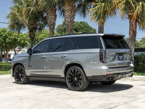 Used 2026 Cadillac Escalade V w/ LPO, ONYX Package AWD/4WD image 5