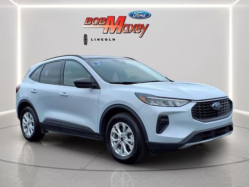 Used 2025 Ford Escape Active w/ Tech Pack #1 AWD/4WD image 3
