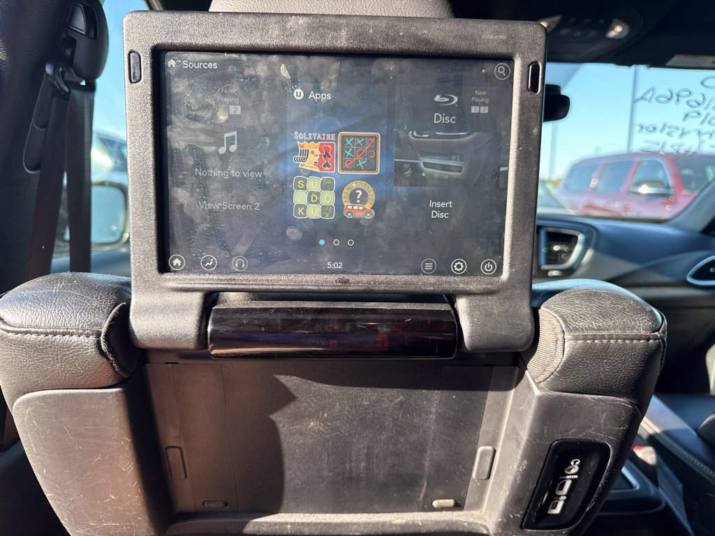 Used 2019 Chrysler Pacifica Touring-L Plus FWD image 12