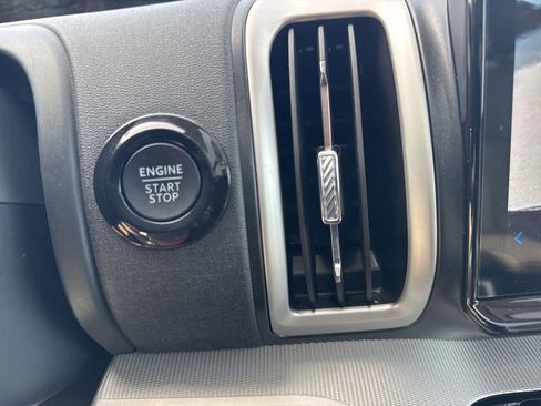 Used 2025 Ford Expedition Max Active AWD/4WD image 23