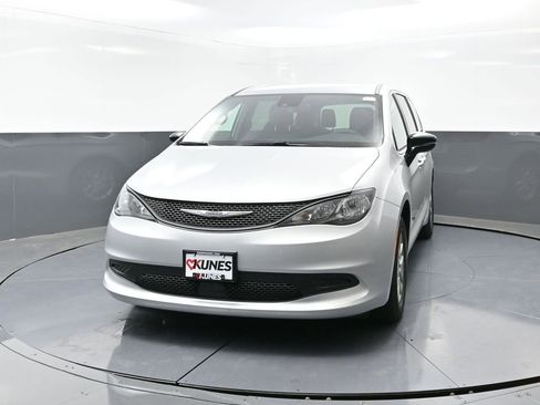 New 2026 Chrysler Voyager LX image 6