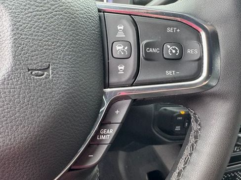 Used 2025 RAM 2500 Laramie AWD/4WD image 43