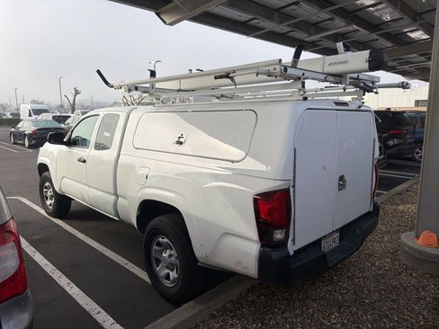 Certified 2022 Toyota Tacoma SR image 6