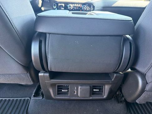 Used 2025 Chevrolet Silverado 2500 LT w/ Convenience Package AWD/4WD image 11