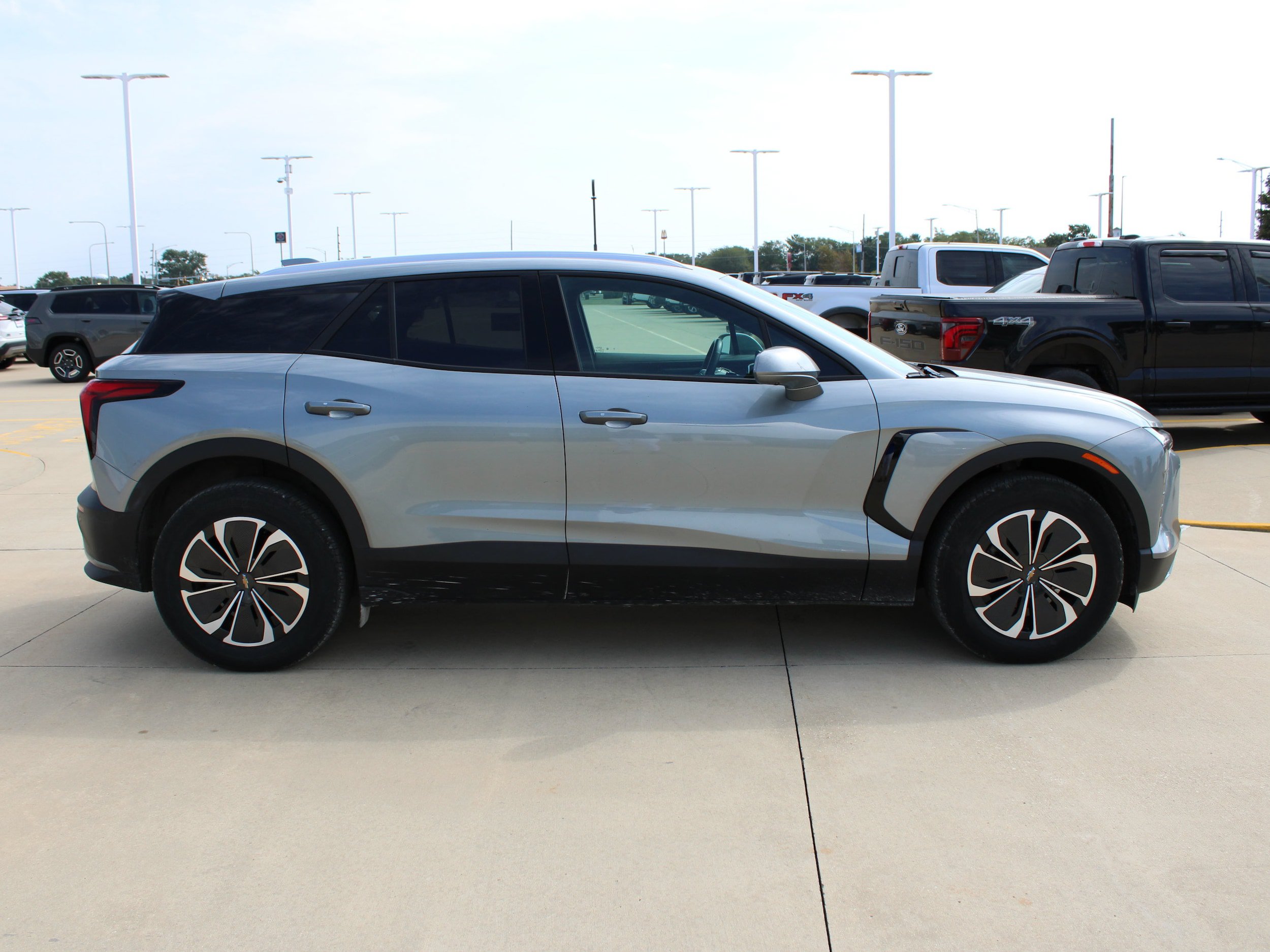Used 2024 Chevrolet Blazer EV LT AWD/4WD image 7
