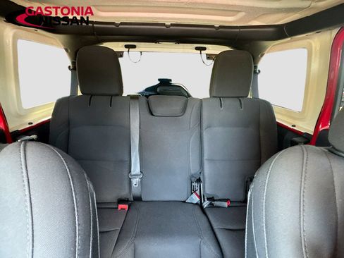 Used 2019 Jeep Wrangler Unlimited Sahara AWD/4WD image 29