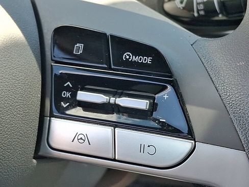 Used 2023 Hyundai Elantra SEL FWD image 22