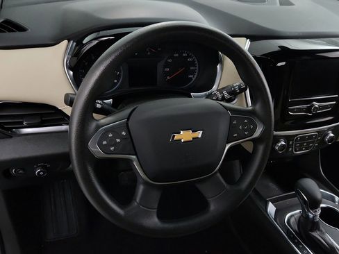 Used 2023 Chevrolet Traverse LS FWD image 13