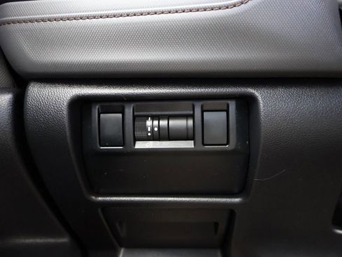 Used 2025 Subaru Forester Sport image 32