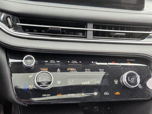 Used 2023 INFINITI QX60 Luxe AWD/4WD image 22