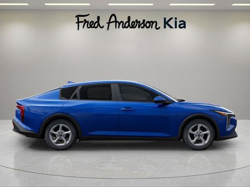 New 2025 Kia K4 LXS image 23