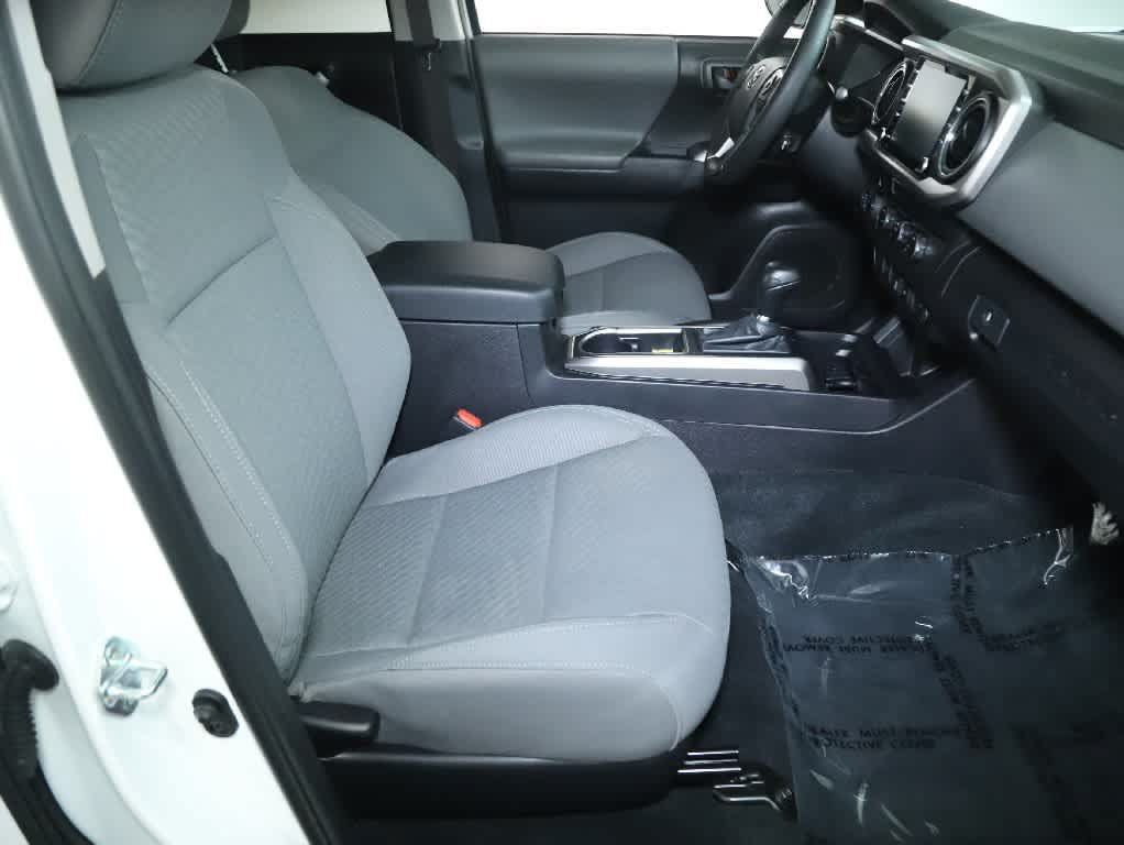 Certified 2023 Toyota Tacoma SR5 AWD/4WD image 33