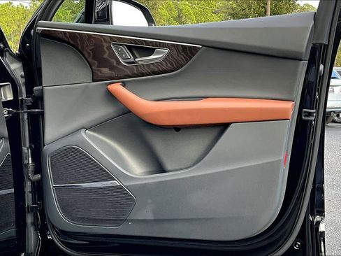 Used 2021 Audi Q7 2.0T Premium Plus w/ Executive Package image 22