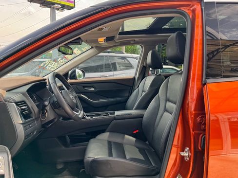 Used 2022 Nissan Rogue SL w/ SL Premium Package image 17