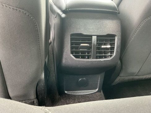 Used 2018 Ford Fusion SE w/ Fusion SE Technology Package image 19