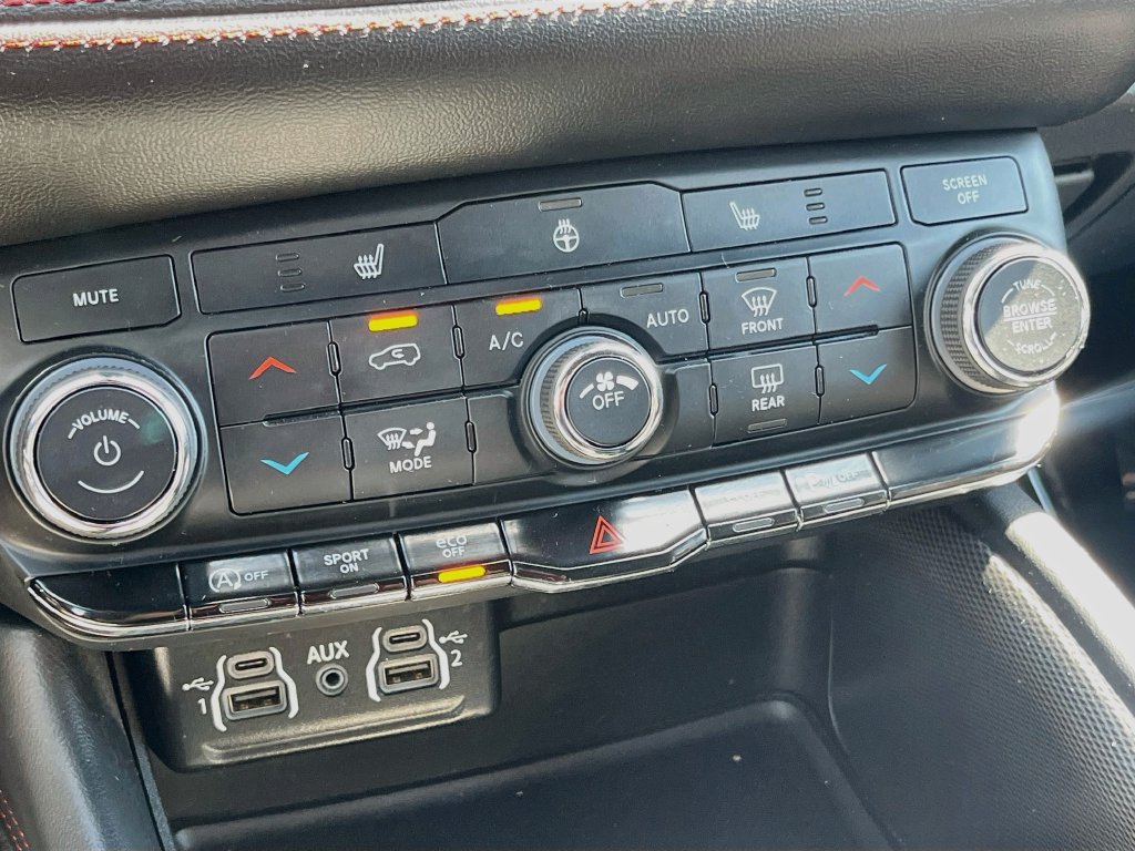 Used 2023 Dodge Durango GT RWD image 16