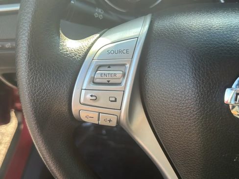Used 2016 Nissan Rogue SV FWD image 30