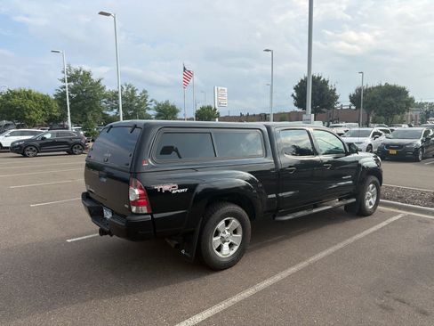 Used 2011 Toyota Tacoma 4x4 Double Cab w/ TRD Sport Pkg w/JBL Audio image 4