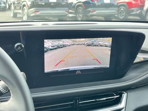 Used 2025 Buick Envista Sport Touring image 17