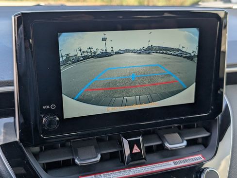 Used 2025 Toyota Corolla SE image 6