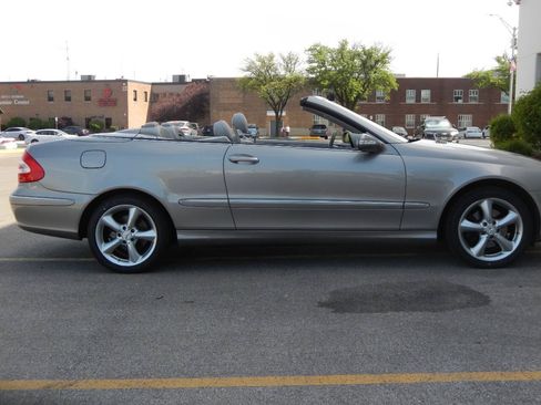 Used 2005 Mercedes-Benz CLK 320 Cabriolet image 21